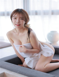 《日韩吃奶摸下AA片免费观看-乱女1一7第一章》